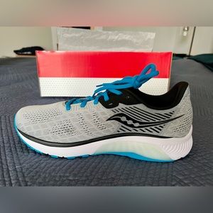 NEW, never worn Saucony Guide 14 Men’s size 9.5 running shoes